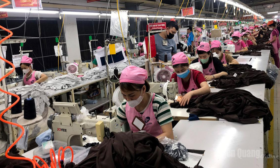 Bảo vệ quyền lợi người lao động