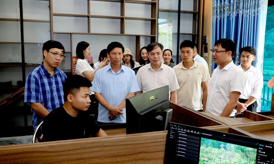 Đảng vi&ecirc;n ti&ecirc;n phong chuyển đổi số