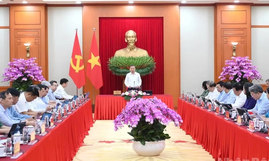 Triển khai nhiệm vụ tổng kết thực tiễn v&agrave; nghi&ecirc;n cứu sửa đổi, bổ sung Điều lệ Đảng