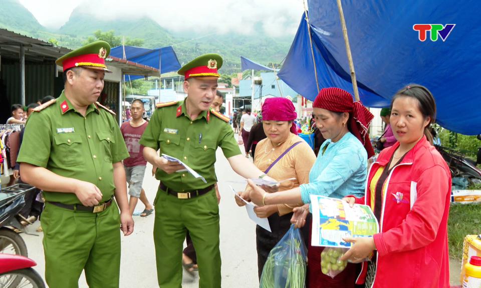 Giữ b&igrave;nh y&ecirc;n từ cơ sở - Nền tảng x&acirc;y dựng n&ocirc;ng th&ocirc;n mới