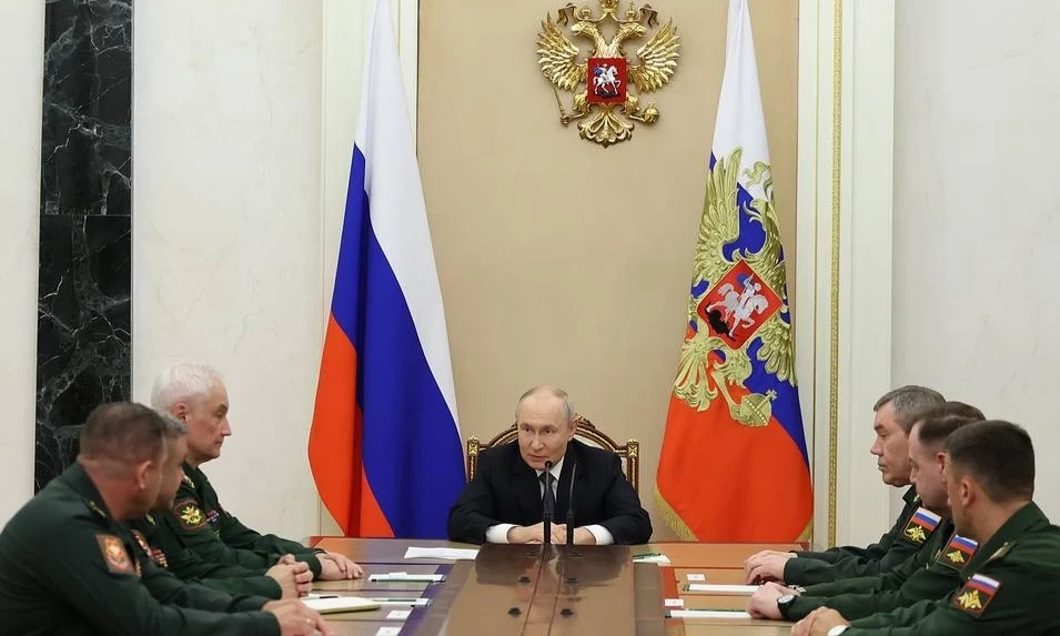 Tổng thống Vladimir Putin điều chỉnh chỉ huy qu&acirc;n đội tham gia chiến dịch qu&acirc;n sự đặc biệt