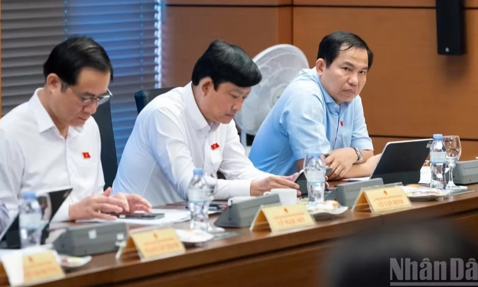 Sửa đổi Luật Xuất bản: Đề nghị tăng chế t&agrave;i xử l&yacute; vi phạm bản quyền bằng AI