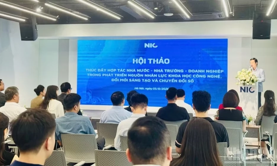 Th&uacute;c đẩy hợp t&aacute;c ba nh&agrave; ph&aacute;t triển nguồn nh&acirc;n lực khoa học, c&ocirc;ng nghệ, đổi mới s&aacute;ng tạo v&agrave; chuyển đổi số