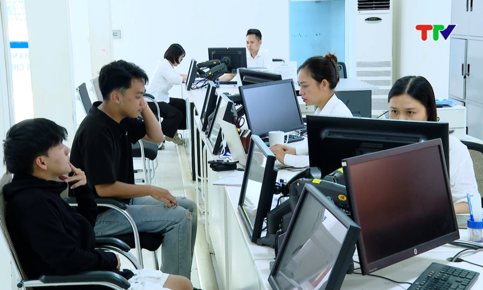 C&ocirc;ng nghệ số thay đổi cuộc sống của người d&acirc;n