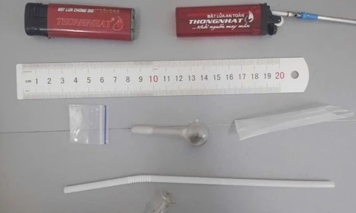 Bắt giữ 4 đối tượng mở tiệc ma t&uacute;y, 3 người từng c&oacute; tiền &aacute;n
