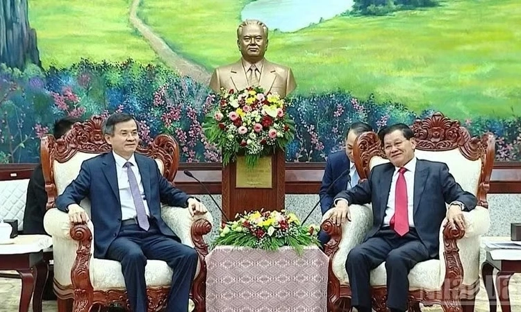 Việt Nam-L&agrave;o đẩy mạnh hợp t&aacute;c nghi&ecirc;n cứu, đ&agrave;o tạo l&yacute; luận, bồi dưỡng ch&iacute;nh trị
