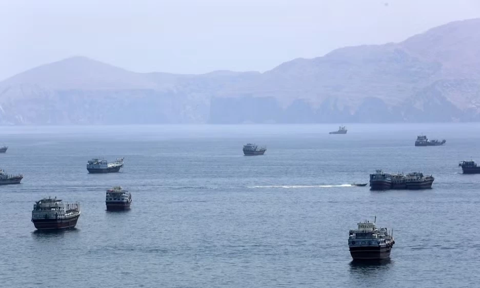 Iran v&agrave; Oman thống nhất mở eo biển Hormuz 60 ng&agrave;y