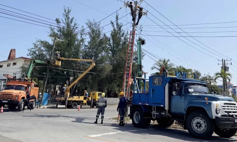 Cuba nỗ lực kh&ocirc;i phục hệ thống điện sau c&aacute;c sự cố to&agrave;n quốc