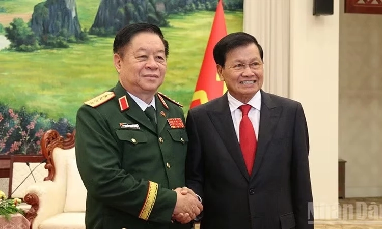 Hợp t&aacute;c Qu&acirc;n đội tiếp tục l&agrave; trụ cột quan trọng của quan hệ đặc biệt Việt Nam-L&agrave;o
