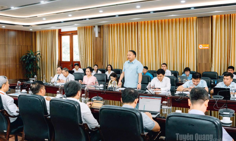 UBND tỉnh l&agrave;m việc với Trường Đại học B&aacute;ch khoa H&agrave; Nội