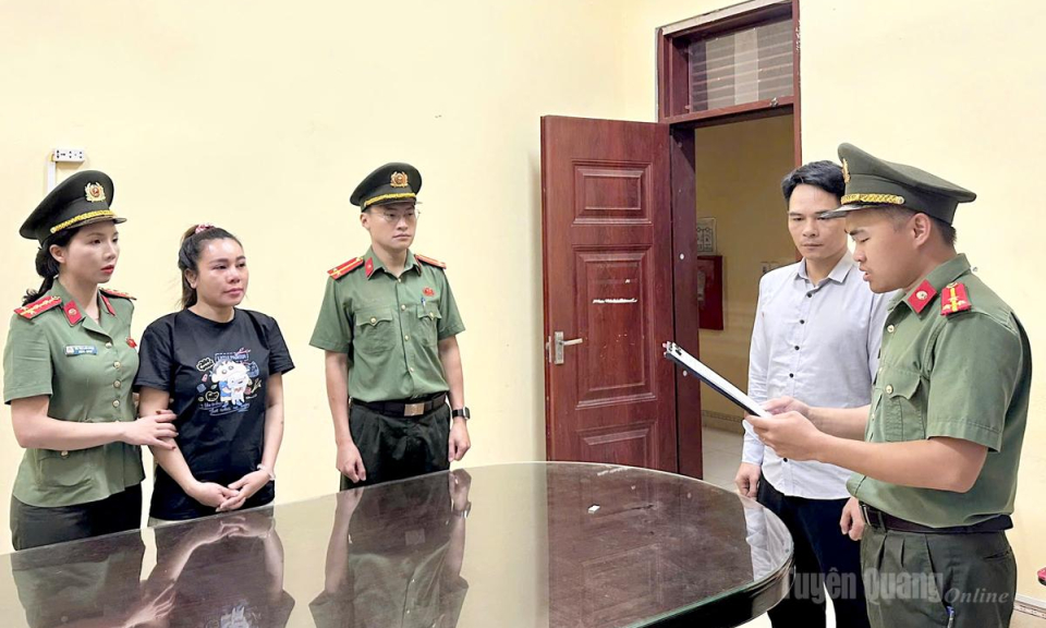 Khởi tố đối tượng tổ chức cho người kh&aacute;c trốn đi nước ngo&agrave;i