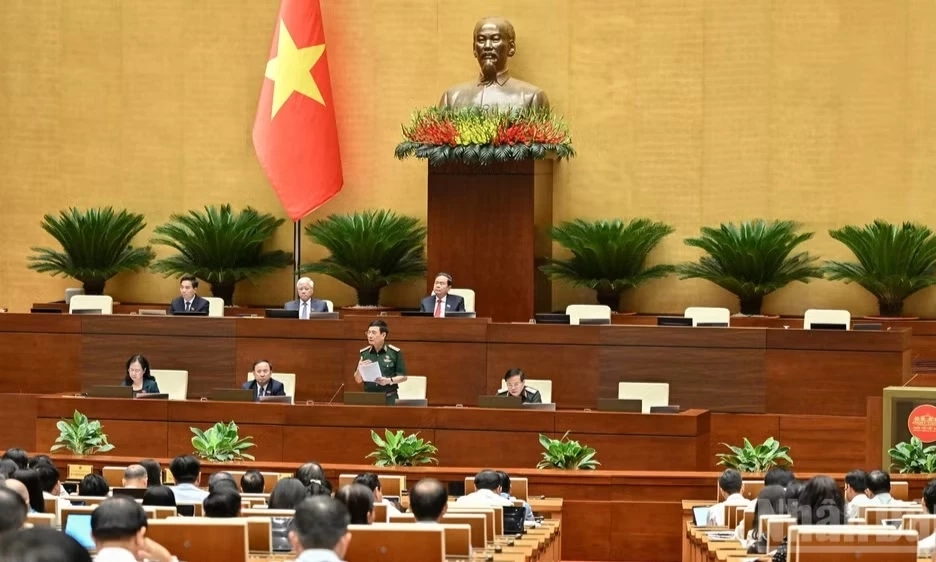 Đề xuất nhiều giải ph&aacute;p ho&agrave;n thiện ph&aacute;p luật về qu&acirc;n sự, quốc ph&ograve;ng