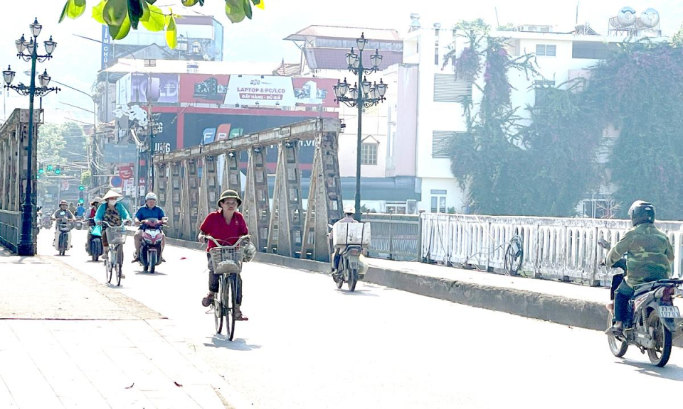 Cảnh b&aacute;o nắng n&oacute;ng đặc biệt gay gắt, c&oacute; nơi tr&ecirc;n 39&deg;C