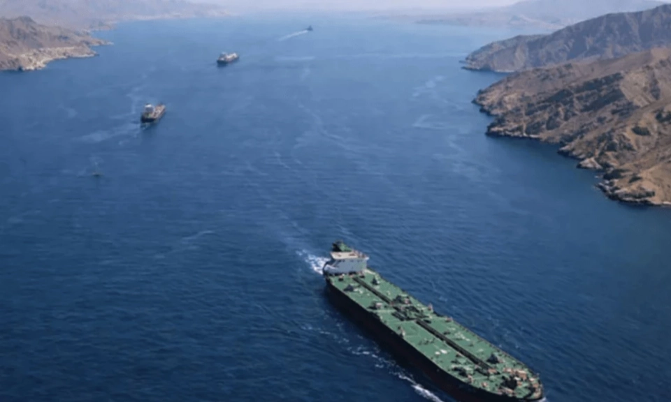 Iran ph&aacute;t t&iacute;n hiệu về khả năng mở lại ho&agrave;n to&agrave;n Eo biển Hormuz