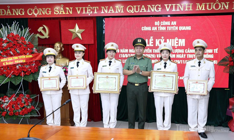 C&ocirc;ng an tỉnh tổ chức kỷ niệm 70 năm Ng&agrave;y truyền thống lực lượng Cảnh s&aacute;t kinh tế