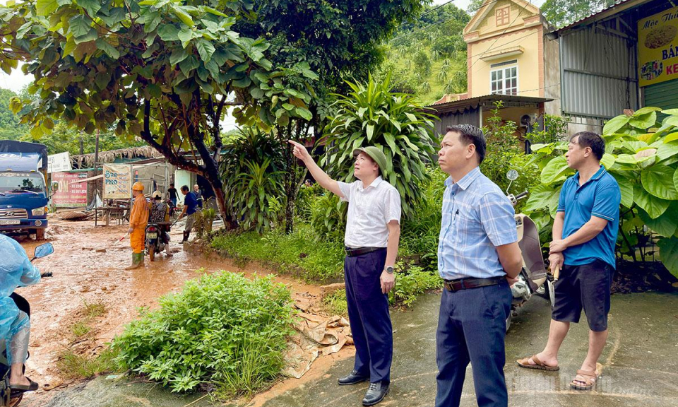 "Ca 3" của c&aacute;n bộ x&atilde;