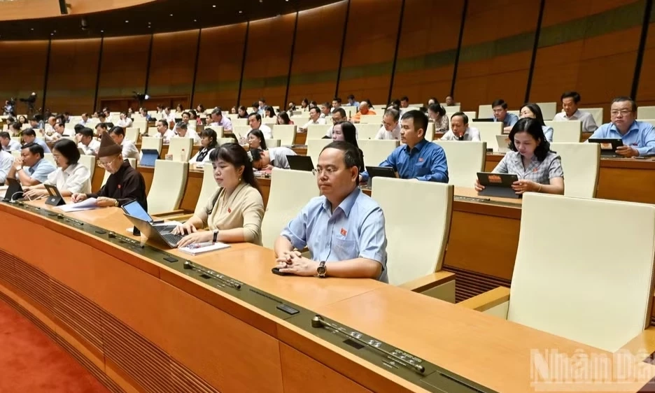 Quốc hội thảo luận ở hội trường về dự &aacute;n Luật Ph&aacute;t triển đ&ocirc; thị