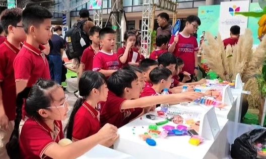 Tăng cường bảo vệ trẻ em tr&ecirc;n m&ocirc;i trường mạng