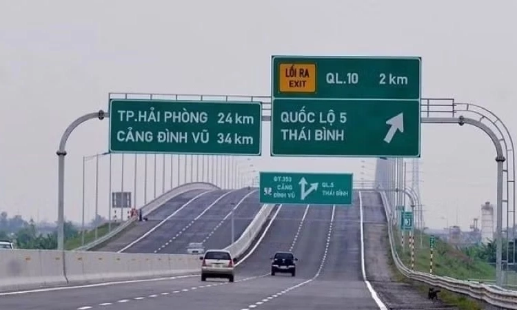 Nghi&ecirc;n cứu th&iacute; điểm "l&agrave;n đường vượt xe" tr&ecirc;n cao tốc hiện đại
