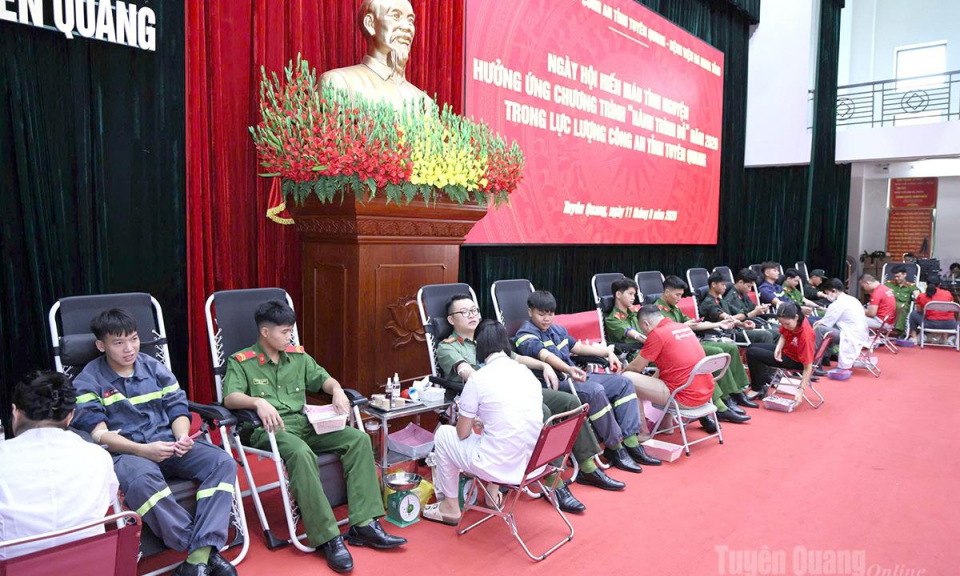 C&ocirc;ng an tỉnh phối hợp tổ chức Ng&agrave;y hội hiến m&aacute;u t&iacute;nh nguyện