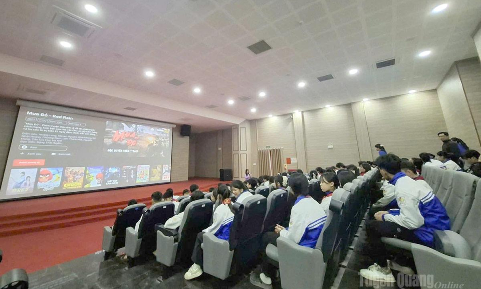 Chiếu phim c&aacute;ch mạng miễn ph&iacute; tại T&acirc;n Tr&agrave;o