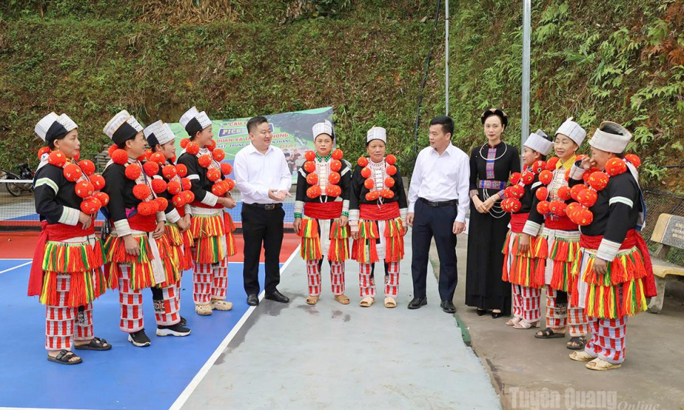 Xuất khẩu lao động tạo động lực tho&aacute;t ngh&egrave;o
