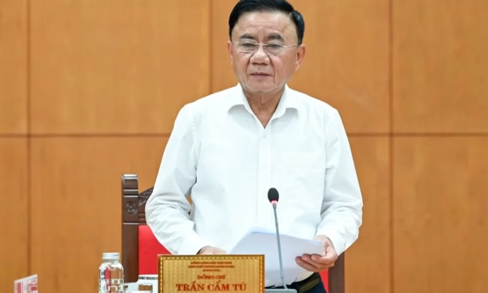 Kết luận của Bộ Ch&iacute;nh trị về ph&aacute;t triển c&ocirc;ng nghiệp vật liệu Việt Nam