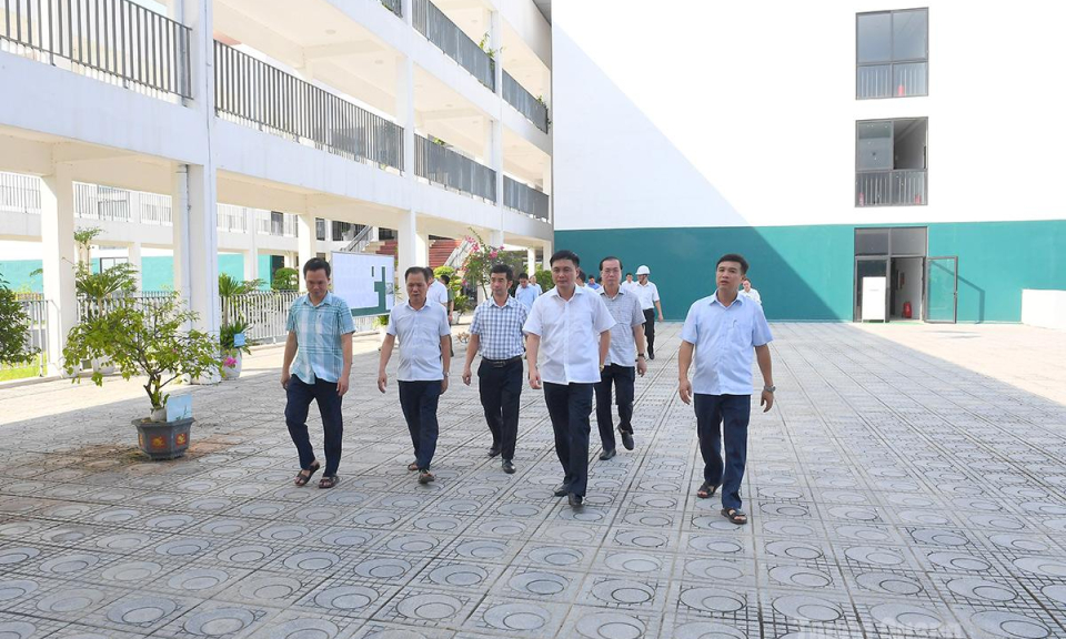 Kiểm tra c&ocirc;ng t&aacute;c chuẩn bị kỳ thi lại đối với c&aacute;c th&iacute; sinh Trường THPT Chuy&ecirc;n Tuy&ecirc;n Quang