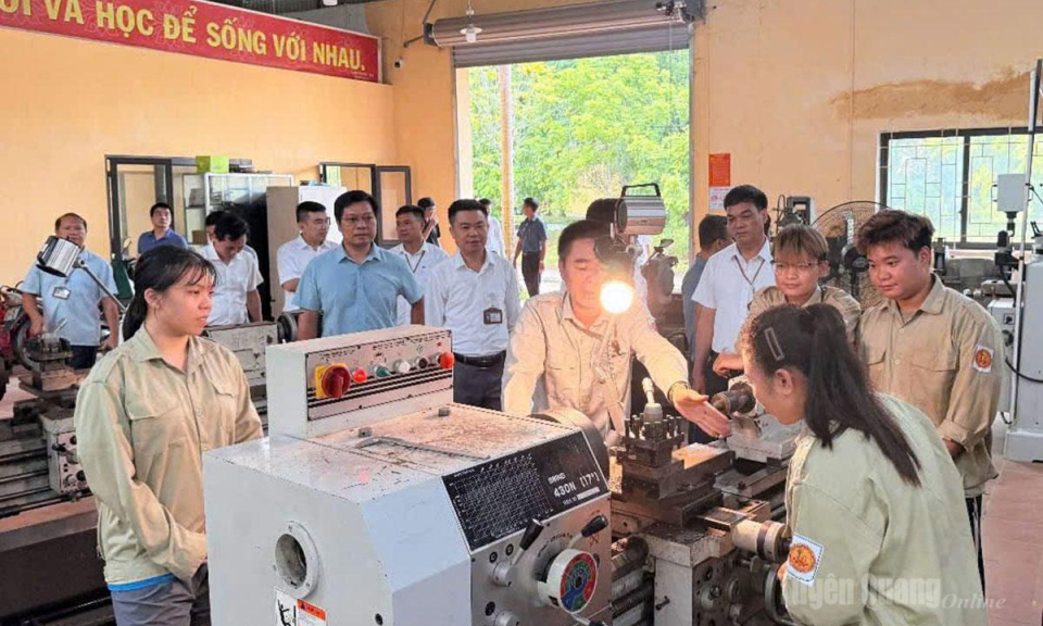 Đ&agrave;o tạo nghề gắn với nhu cầu thực tế