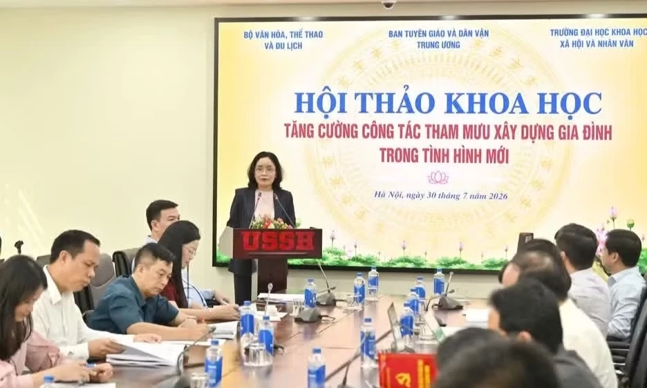 Gia đ&igrave;nh gi&uacute;p con người ph&aacute;t triển to&agrave;n diện