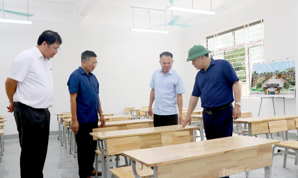 Ph&oacute; Chủ tịch UBND tỉnh Ho&agrave;ng Gia Long kiểm tra tiến độ Dự &aacute;n x&acirc;y dựng Trường phổ th&ocirc;ng nội tr&uacute; Tiểu học v&agrave; THCS Minh T&acirc;n