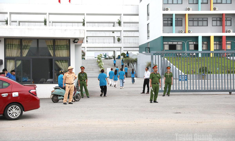 Th&iacute; sinh ho&agrave;n th&agrave;nh Kỳ thi lại tốt nghiệp THPT năm 2026