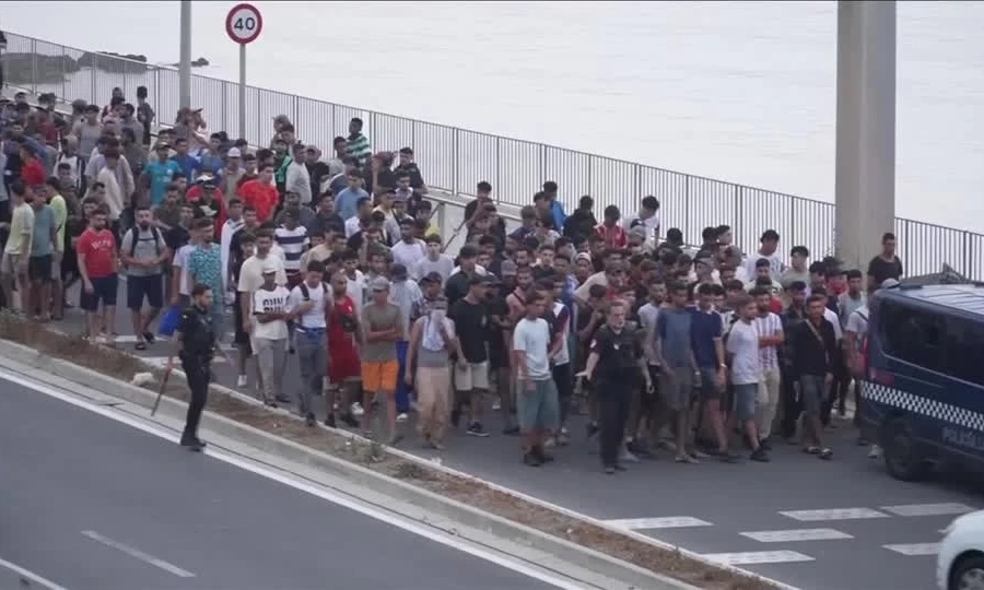 Italia tiếp tục đ&igrave;nh chỉ Hiệp ước Schengen với T&acirc;y Ban Nha