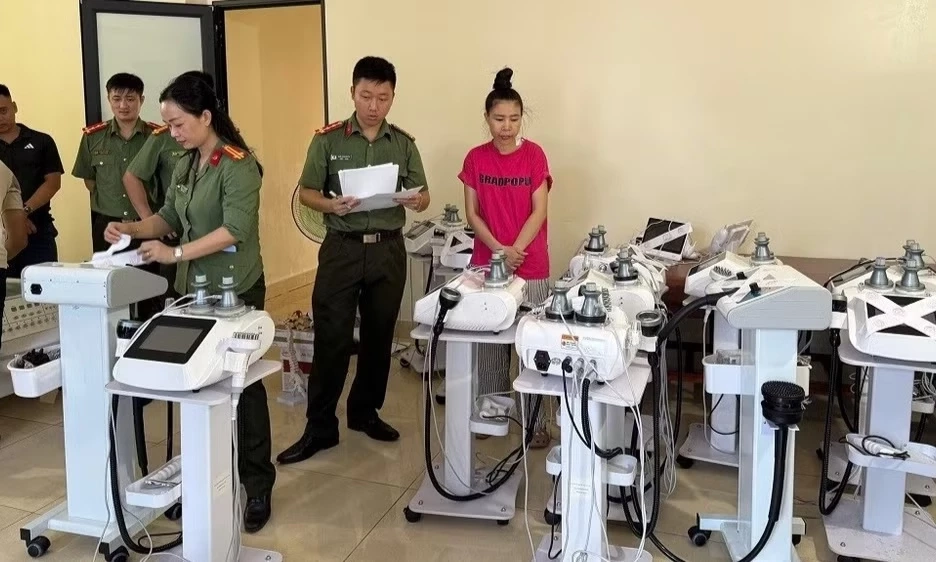Nghệ An triệt ph&aacute; đường d&acirc;y kh&aacute;m, điều trị xương khớp n&uacute;p b&oacute;ng cơ sở spa, l&agrave;m đẹp