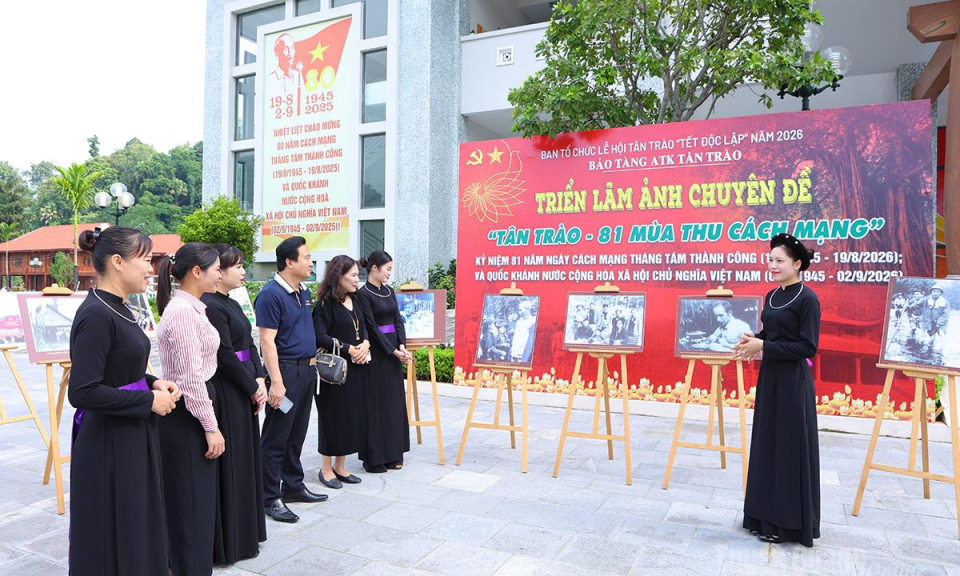 Triển l&atilde;m ảnh &ldquo;T&acirc;n Tr&agrave;o - 81 m&ugrave;a Thu c&aacute;ch mạng&rdquo;