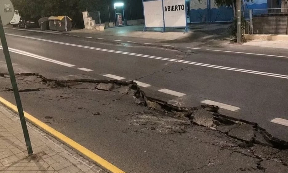 T&acirc;y Ban Nha: Động đất hiếm gặp l&agrave;m rung chuyển th&agrave;nh phố du lịch Granada