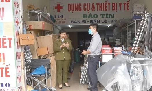 Tập trung kiểm tra việc b&aacute;n thiết bị y tế cao hơn gi&aacute; ni&ecirc;m yết