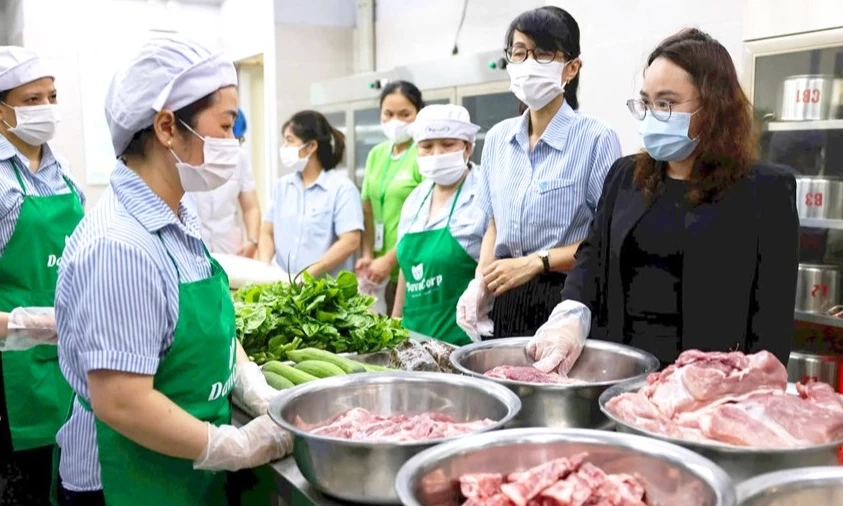 Đẩy mạnh chuyển đổi số trong quản l&yacute; an to&agrave;n thực phẩm