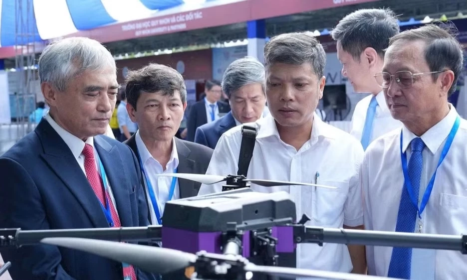 Ph&aacute;t triển kinh tế kh&ocirc;ng gian tầm thấp