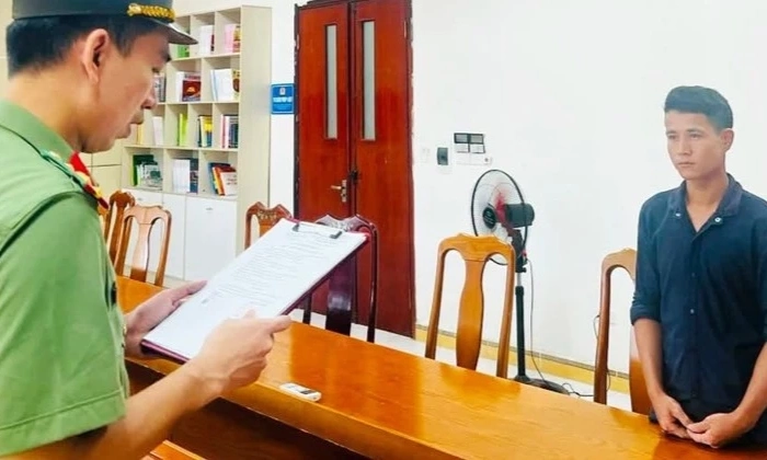 Khởi tố đối tượng t&agrave;ng trữ tr&aacute;i ph&eacute;p vũ kh&iacute; qu&acirc;n dụng