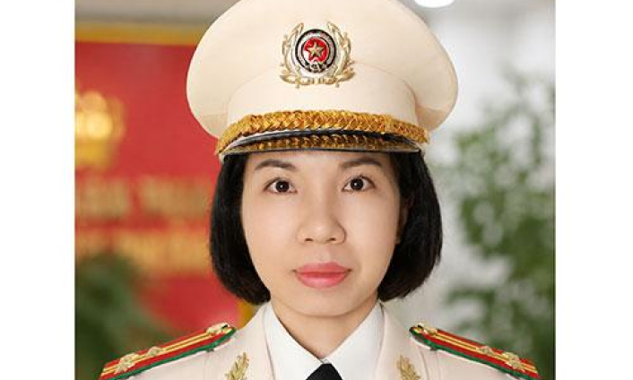 Nữ chỉ huy tr&ecirc;n mặt trận ma t&uacute;y