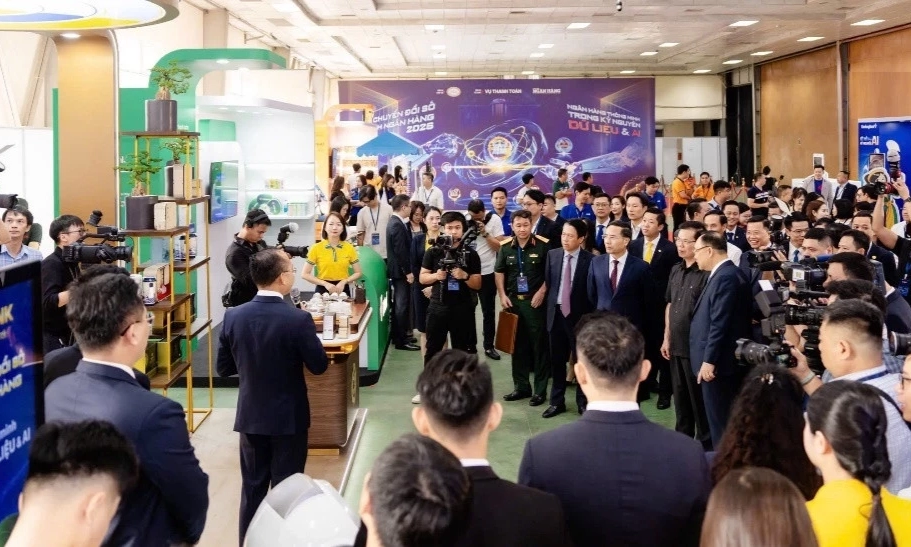 Nam A Bank tại sự kiện Chuyển đổi số ng&agrave;nh Ng&acirc;n h&agrave;ng năm 2026: Giao điểm của AI, Big Data v&agrave; bản sắc Việt