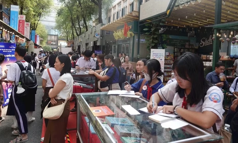 Mang lại sức sống mới cho thị trường s&aacute;ch