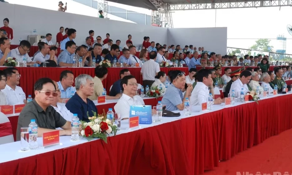 Diễn tập thực chiến bảo đảm an ninh quốc gia tr&ecirc;n kh&ocirc;ng gian tầm thấp