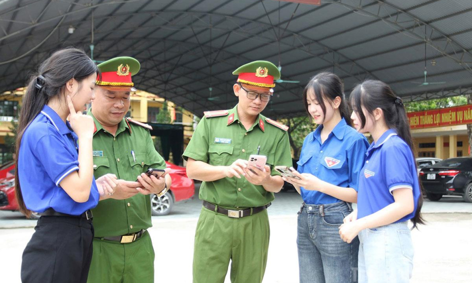 Tỉnh t&aacute;o trước sản phẩm giả từ ai