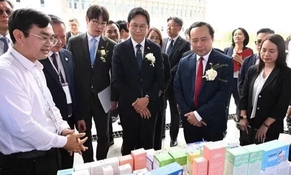 Kết nối c&ocirc;ng nghệ sản xuất th&ocirc;ng minh cho doanh nghiệp Việt Nam