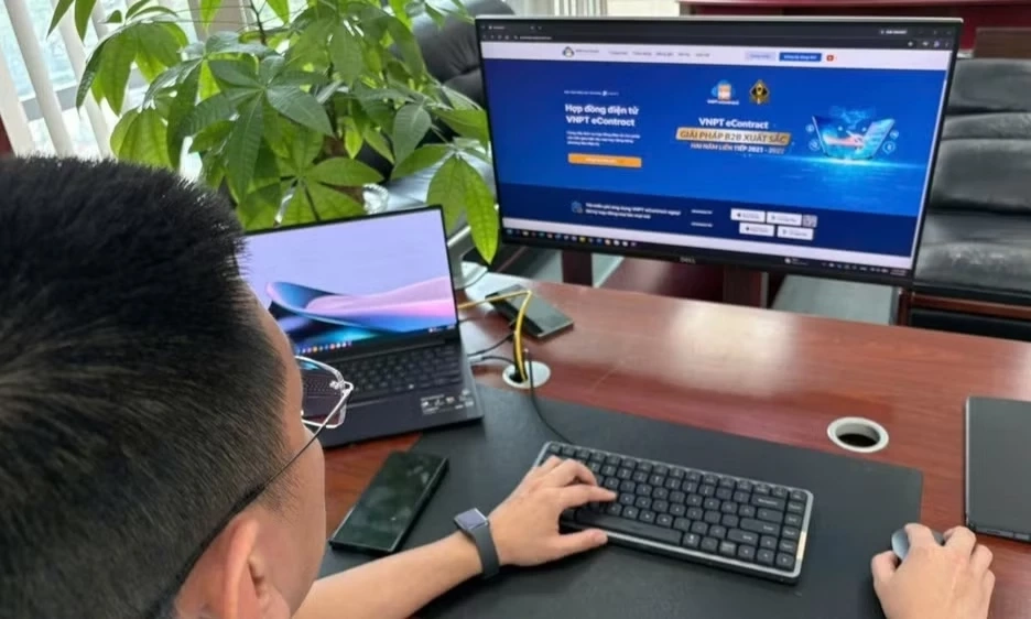 Giải ph&aacute;p to&agrave;n tr&igrave;nh cho hợp đồng lao động điện tử