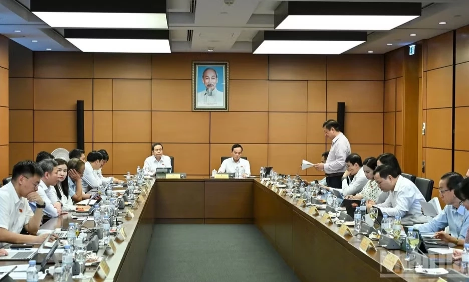Th&ocirc;ng c&aacute;o b&aacute;o ch&iacute; số 13, Kỳ họp kh&ocirc;ng thường lệ thứ nhất, Quốc hội kh&oacute;a XVI