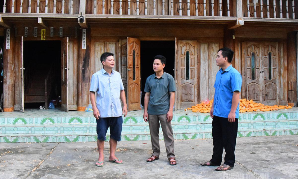 Lắng nghe Nh&acirc;n d&acirc;n