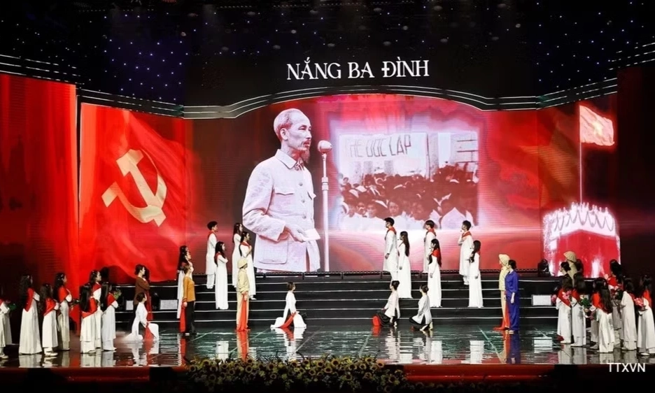 Chương tr&igrave;nh nghệ thuật ch&iacute;nh luận "Nắng Ba Đ&igrave;nh" với nhiều nội dung ấn tượng đặc sắc